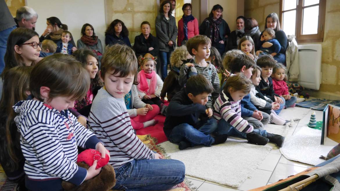 Rassemblement jeunesse à la bibliothèque