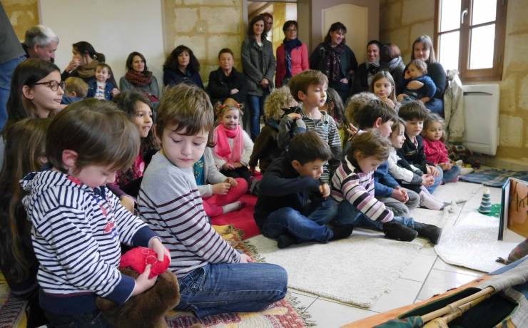 Rassemblement jeunesse à la bibliothèque