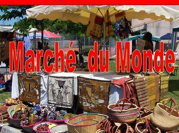 Pour sa 14ème édition, le marché du monde de Gauriaguet   réunit des produits d&…