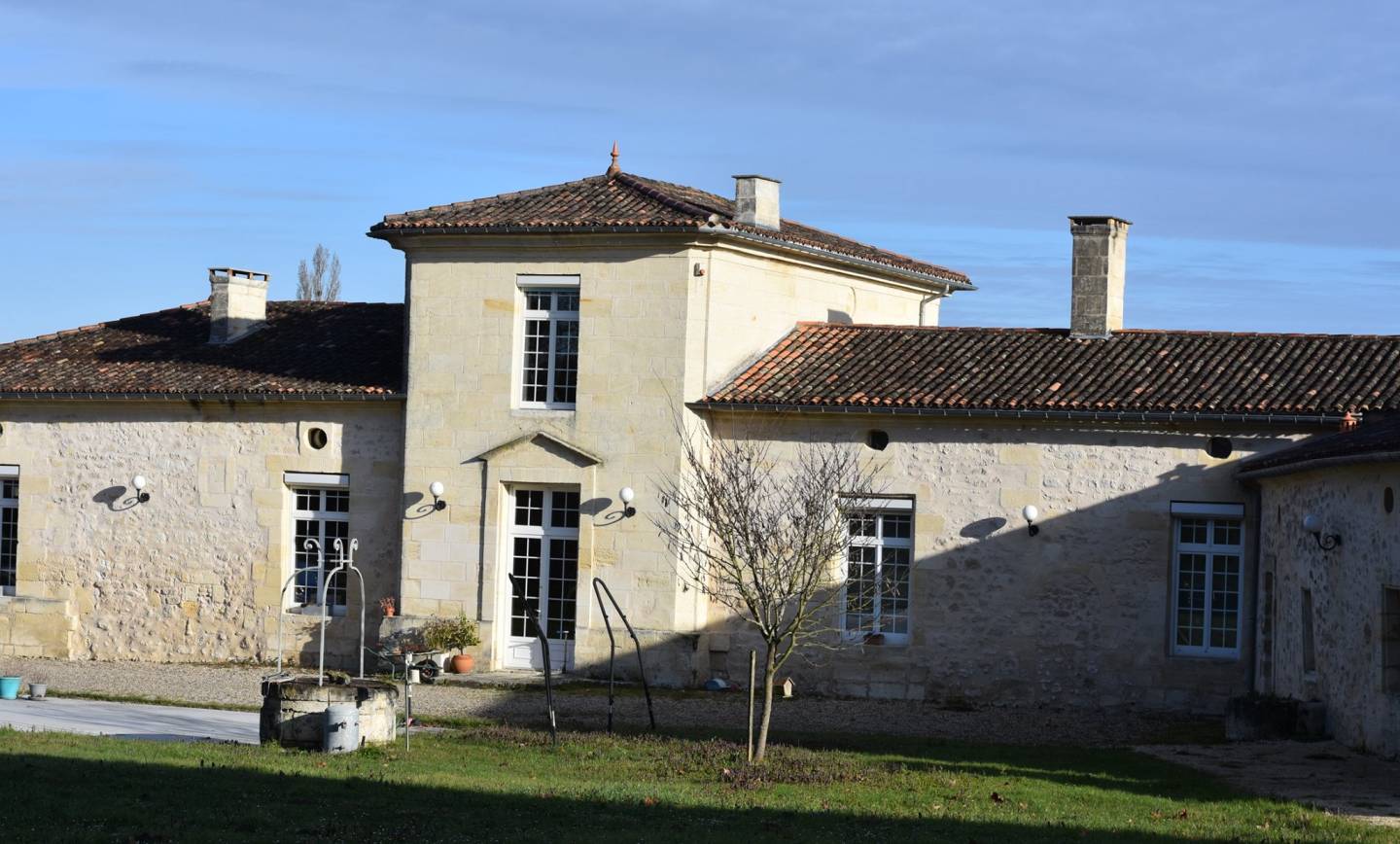 Le Château l'Insoumise à Saint André de Cubzac vous convie à déjeuner lors …