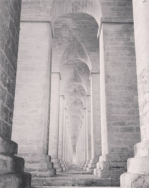 Voir sous les jupes du Pont Eiffel…
 Merci à ©Imjustbruno découvert sur Inst…