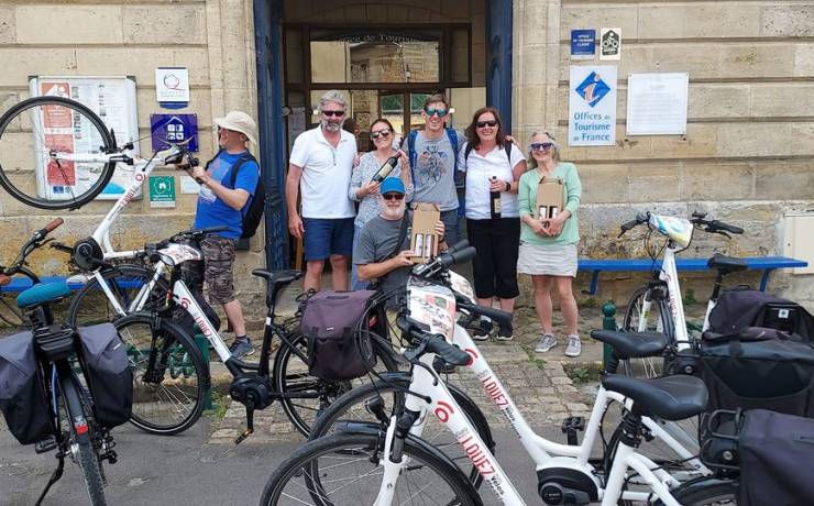 Hello ! 
Quelle belle photo de nos premiers loueurs de velo américains de la sai…