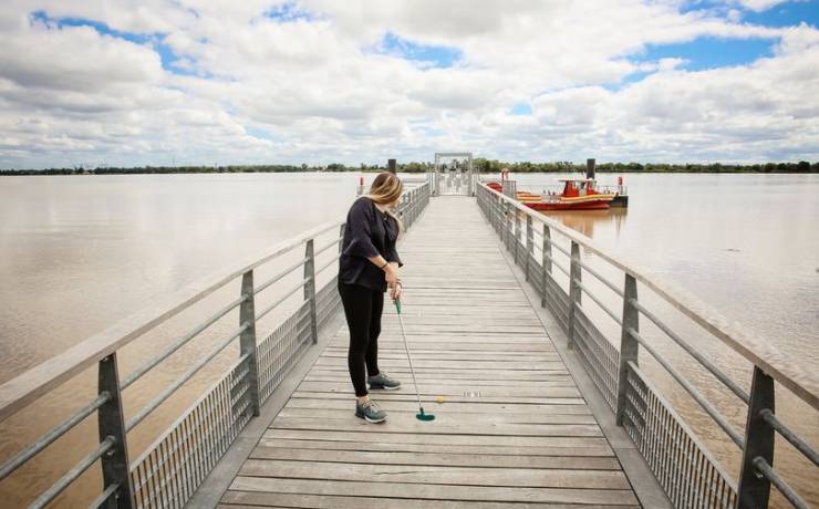 [City golf à Bourg] 

 Commencer le week-end en famille ou entres amis avec une …