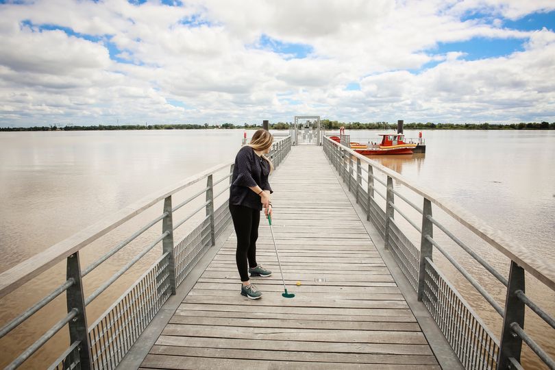 [City golf à Bourg] 

 Commencer le week-end en famille ou entres amis avec une …