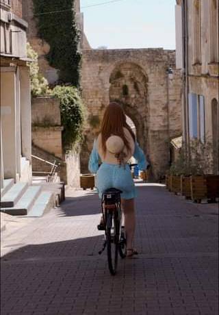 [Flânerie]
 Une balade en vélo dans le village ancien de Bourg, à moins d’une …