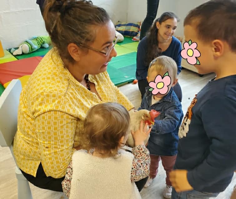 Atelier « le vivant, les couleurs, nos émotions »
 avec la ferme pédagogique L’E…