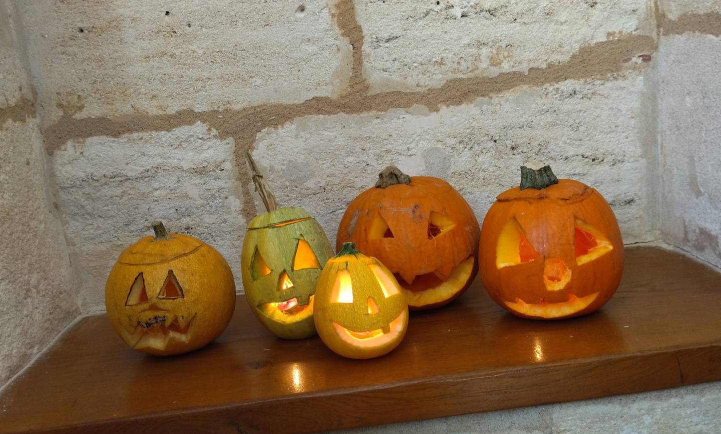 Atelier sculpture de « citrouilles lanternes »
 pour décorer le soir d’Halloween…