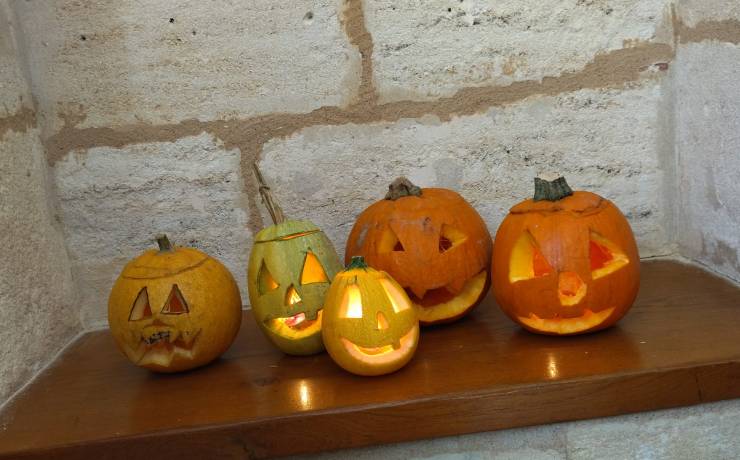 Atelier sculpture de « citrouilles lanternes »
 pour décorer le soir d’Halloween…