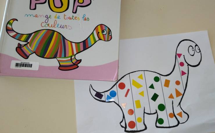 Lectures sur les dinosaures 
et atelier créatif « donne des couleurs à Pop »