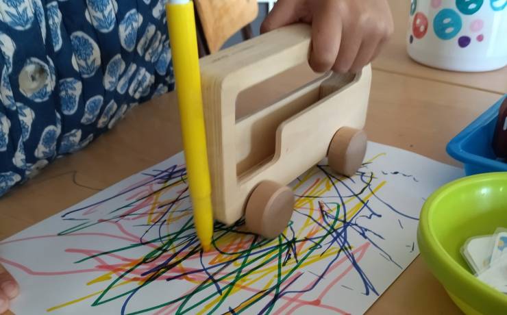 Atelier dessin  avec des petites voitures