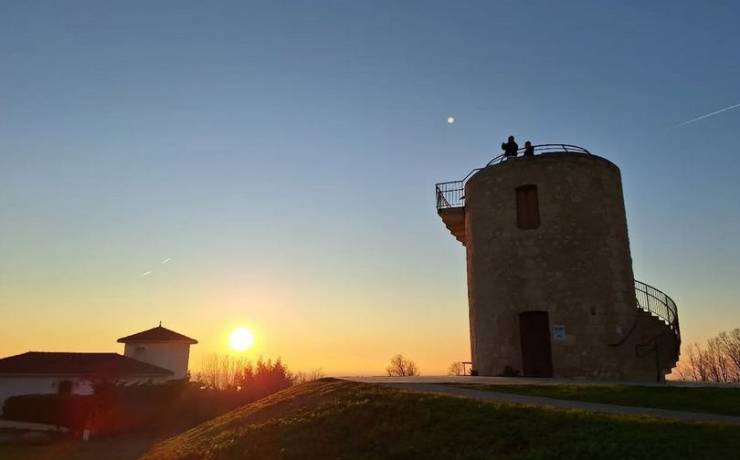 La photo du dimanche soir : le Moulin de Montalon capturé par @