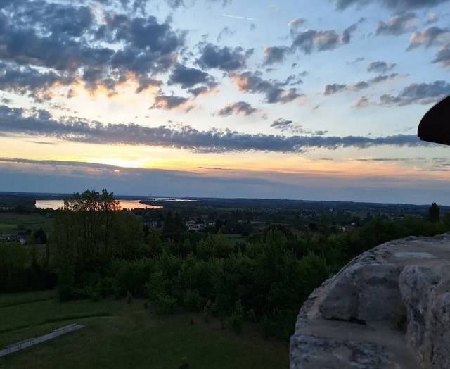 Prendre de la hauteur et voir la Dordogne rencontrer les vignoble bordelais.

Me…