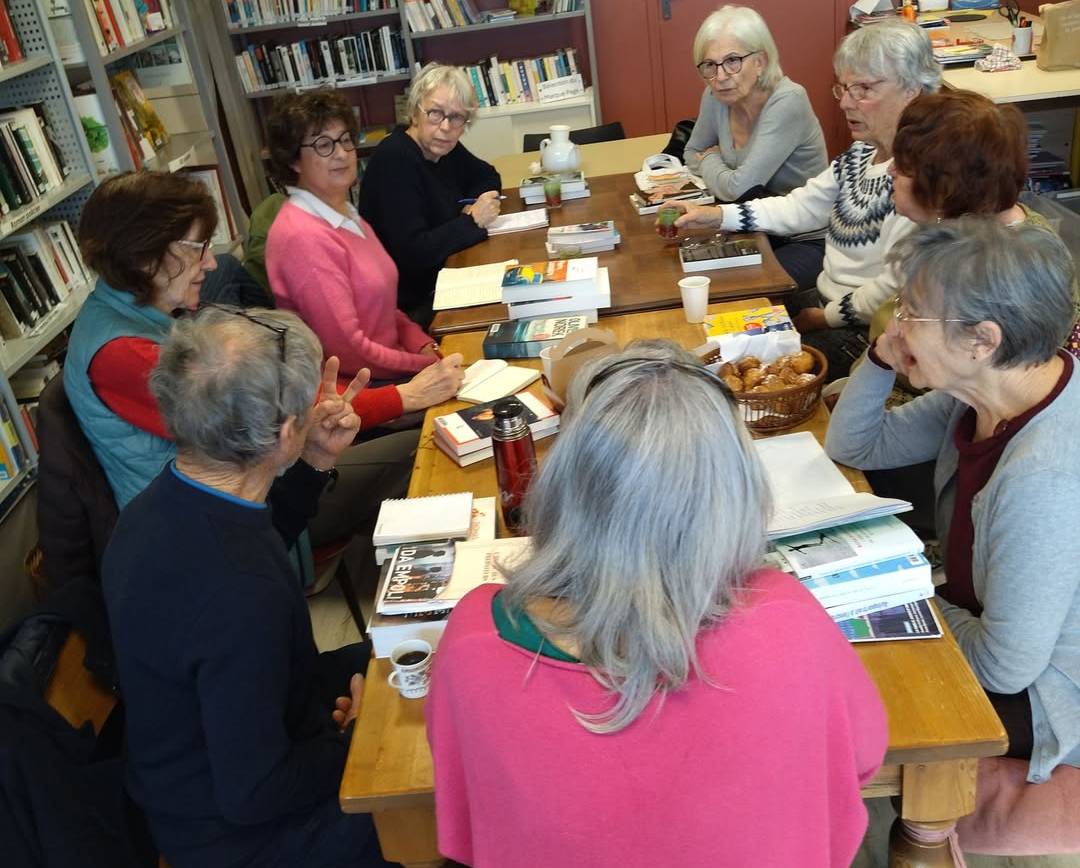 Le « Marque-page », notre club de lecture se rassemble chaque dernier samedi du mo…