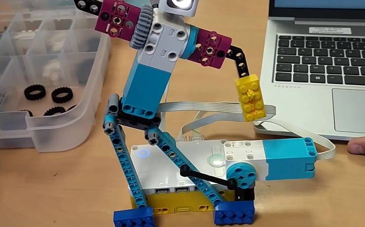 \ »Robots Lego Spike\ » programmation du robot danseur \ud83d\ude03&Prime;}, »is_text_onl…