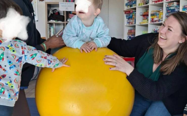 « Dans ma bulle » – Baby Circus – avec l&rsquo;association ART UNIS.
Des petits acrobate…