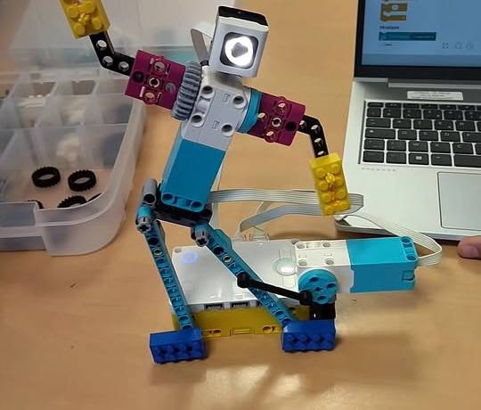 « Robots Lego Spike » programmation du robot danseur