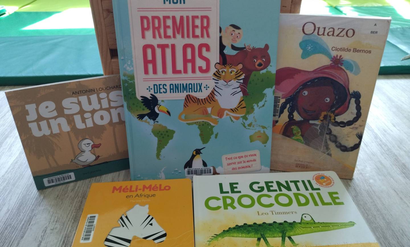 Lecture du mois : Voyageons avec les animaux du monde 
Et petit arrêt en Austral…