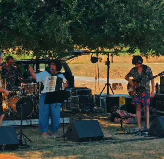 Ce soir c&rsquo;est la guinguette a Mombrier à partir de 19h et promis c&rsquo;est finis ava…