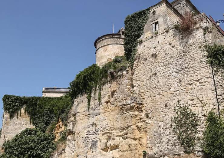 Focus sur Bourg : saviez-vous que sous ses airs de paisible village pittoresque …