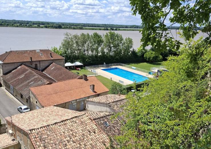 La pépite du jeudi : la piscine de Bourg .
Ouverte chaque été, elle offre un esp…