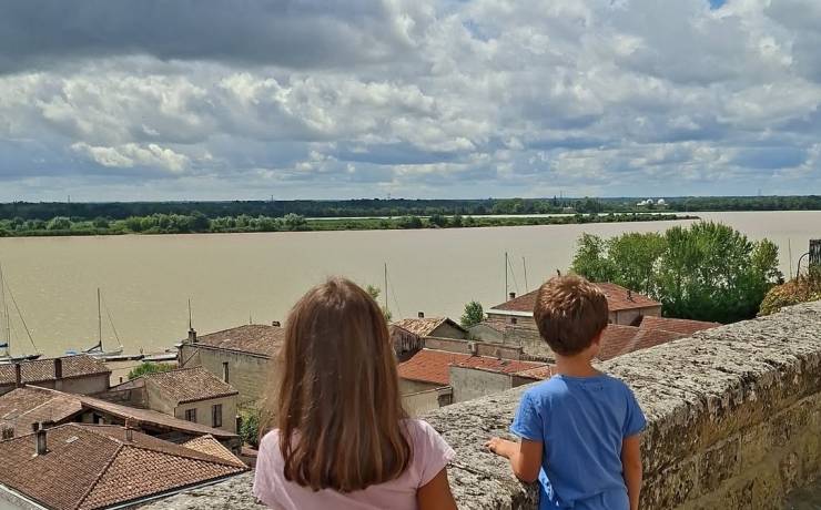 La pépite du jeudi : la Dordogne depuis les remparts de Bourg.
A plus d&rsquo;une ving…