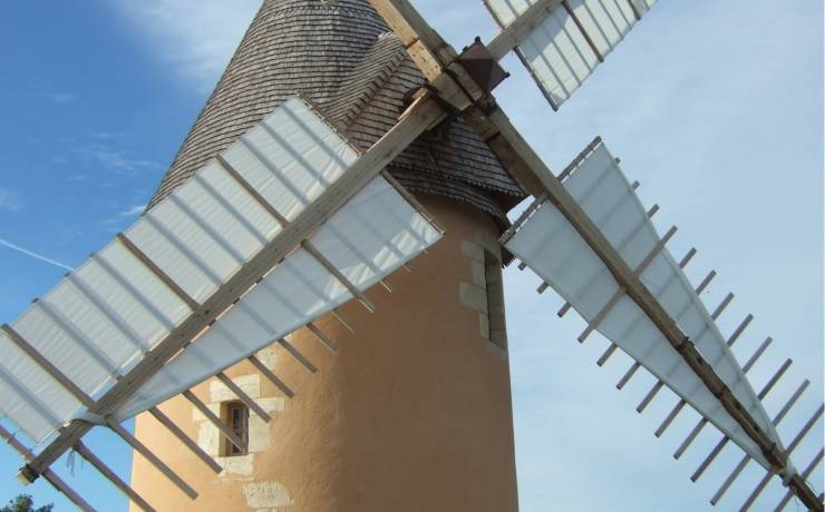 Quizz du dimanche soir

Saurez-vous deviner quel magnifique moulin se cache sur …