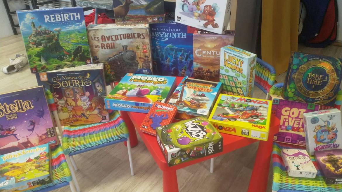 Pendant notre soirée jeu de société du vendredi 11 septembre, les plus jeunes so…