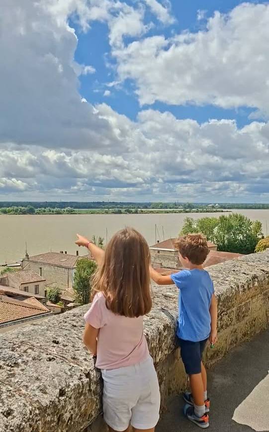 Prêts à tomber sous le charme de Bourg ? Bienvenue au cœur de nos trésors cachés…